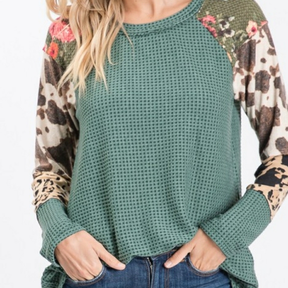 Waffle Knit Sleeve Print Top - Picture 2 of 2